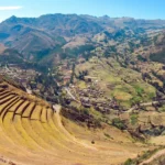 Couple Maras Salt Ponds Sacred Valley